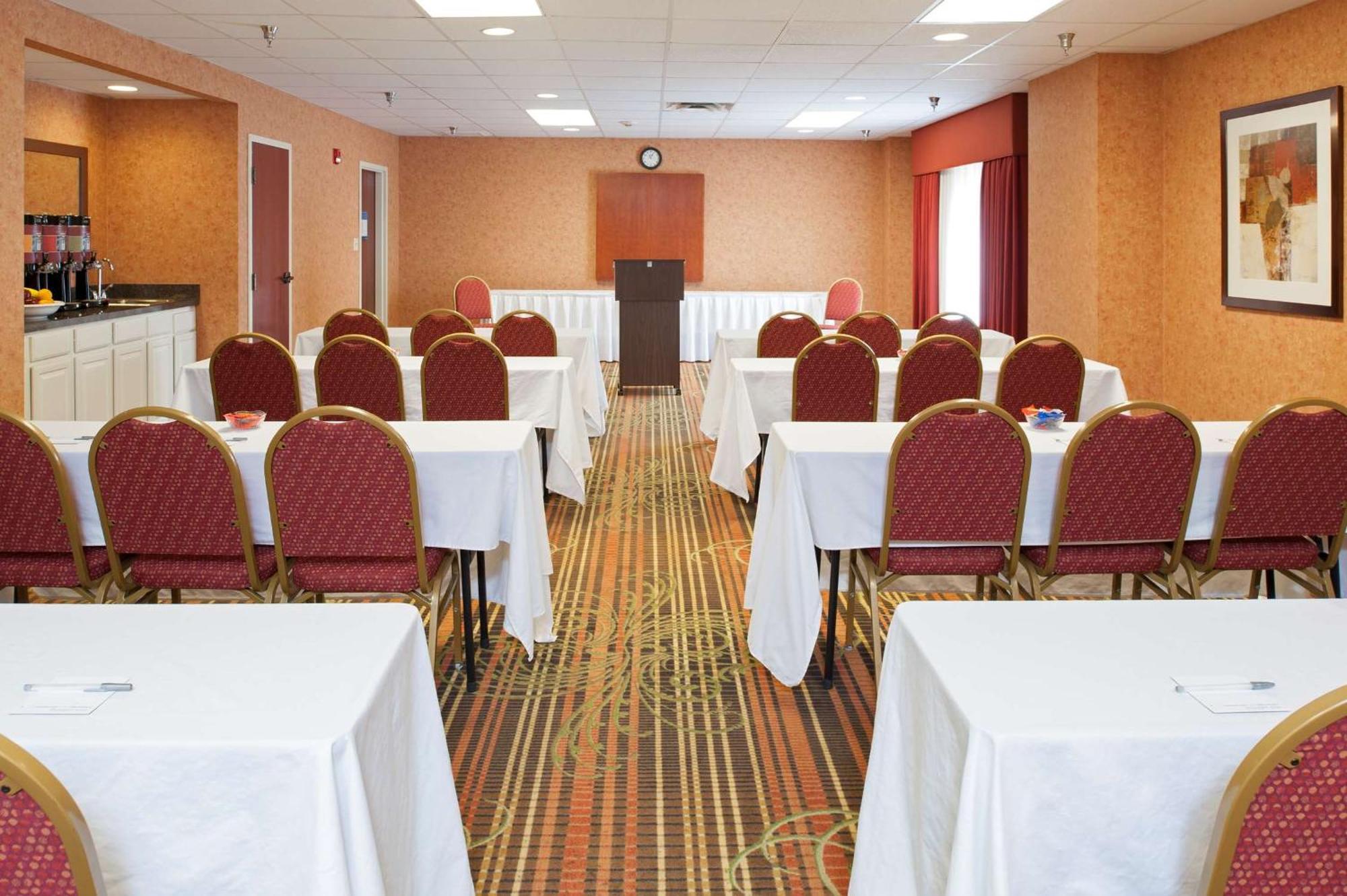 Hampton & Cleveland-southeast-streetsboro Hotel 3*